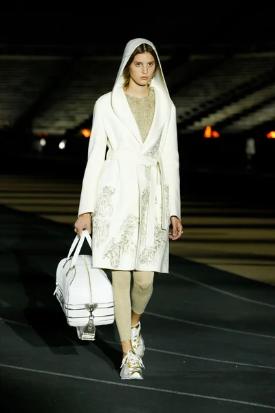 Look 76